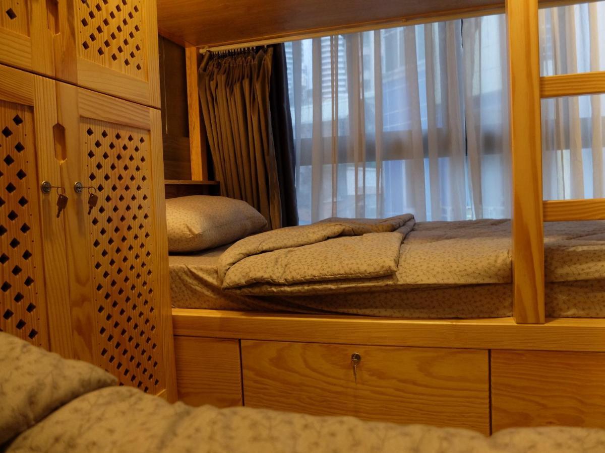 Half Coffee N Dorm Hostel Хошимин Екстериор снимка